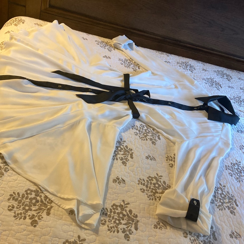 Bebe mini dress size 2 new.